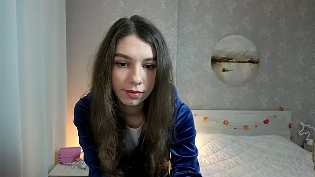 KellyShines online show from November 30, 2025, 10:49 am