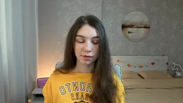 KellyShines online show from December 15, 2025, 7:25 am