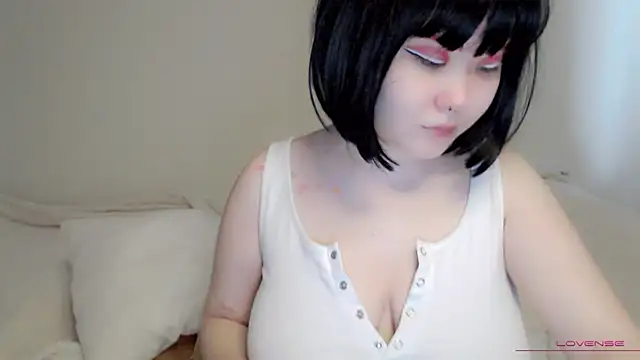 Snapshot of tsunade_chan chatting on October 13, 2025, 5:20 am tsunade chan online show from October 13, 2025, 5:20 am