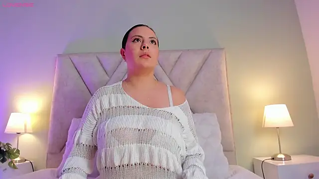 angelica cross  online show from April 12, 2026, 11:24 am