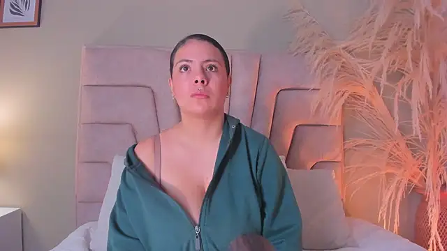 angelica cross  online show from March 15, 2026, 11:28 am