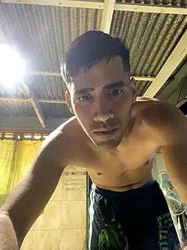 Snapshot of Emabracamonte95 chatting on November 9, 2025, 12:20 pm Emabracamonte95 online show from November 9, 2025, 12:20 pm