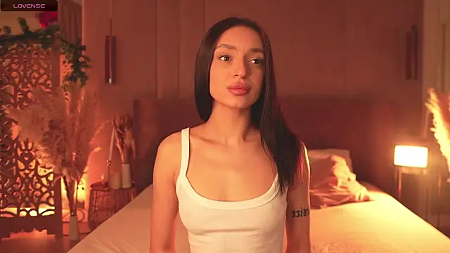 AdoraCortes online show from March 7, 2026, 5:03 am