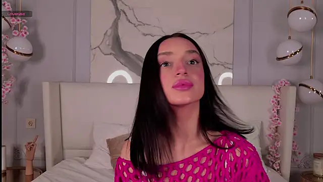 AdoraCortes online show from November 22, 2025, 5:06 am