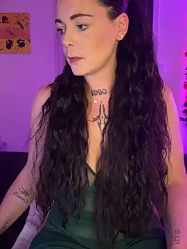 Snapshot of JuliaLaRousse chatting on May 23, 2026, 12:09 am JuliaLaRousse online show from May 23, 2026, 12:09 am