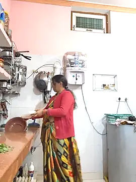 Snapshot of Sonalihot_ chatting on January 18, 2026, 7:45 am Sonalihot online show from January 18, 2026, 7:45 am