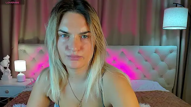 Marie Ellie online show from October 7, 2025, 1:17 am