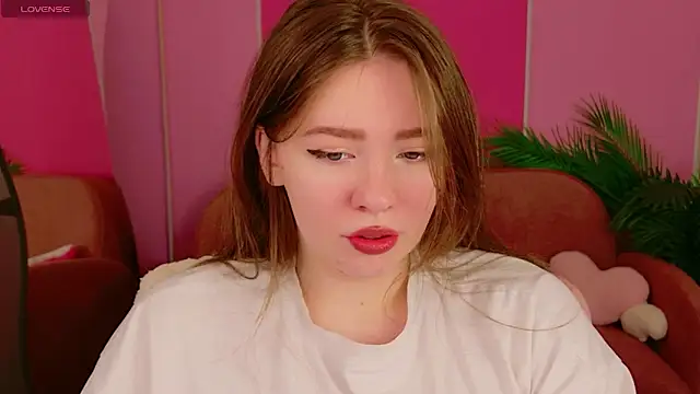 Moon  Bunny online show from April 1, 2026, 3:20 pm