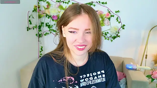 Moon  Bunny online show from March 12, 2026, 2:43 pm