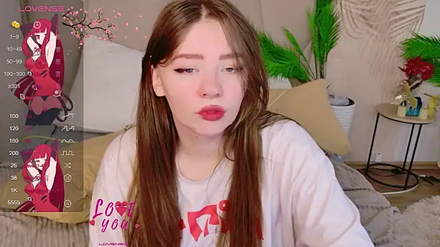 Moon  Bunny online show from April 9, 2026, 4:24 pm