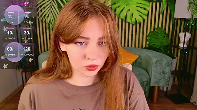 Snapshot of Moon__Bunny chatting on October 10, 2025, 3:46 pm Moon Bunny online show from October 10, 2025, 3:46 pm