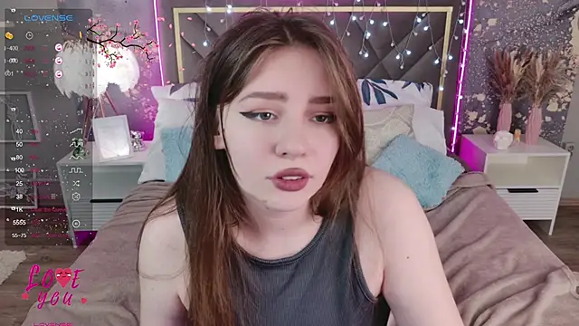 Snapshot of Moon__Bunny chatting on February 21, 2026, 1:46 pm Moon Bunny online show from February 21, 2026, 1:46 pm