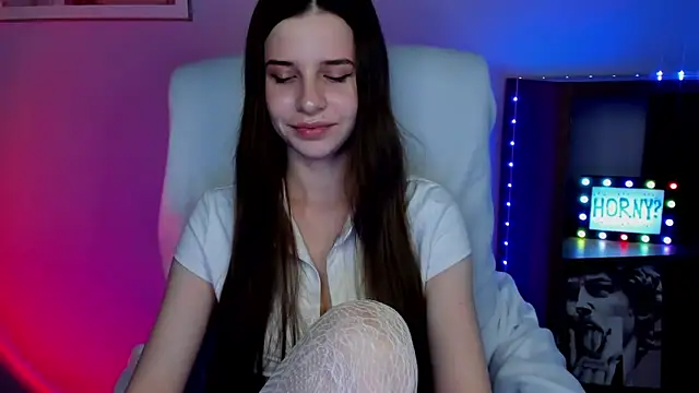 LuxMaya online show from March 24, 2026, 8:14 am