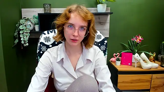 juicyPenny online show from October 29, 2025, 7:51 am