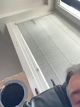 radeczek001 online show from December 17, 2025, 1:05 pm