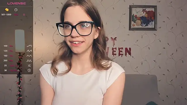 JoanBaggott online show from October 28, 2025, 7:46 pm