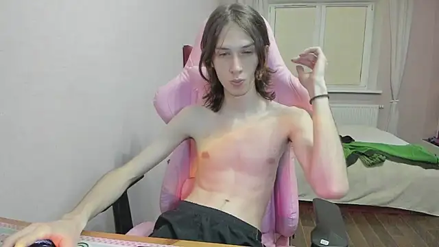 eleganc3 online show from November 5, 2025, 8:01 pm