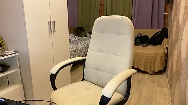 eleganc3 online show from March 28, 2026, 9:27 pm