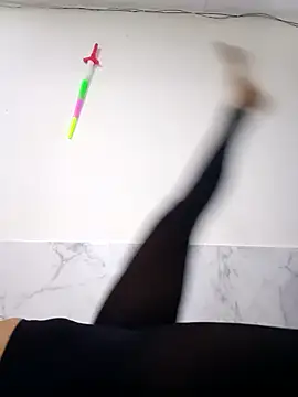 PERLA BLACK  online show from October 10, 2025, 11:16 pm