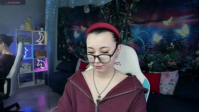 ClaraParks online show from February 25, 2026, 6:52 pm