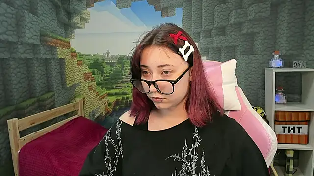 ClaraParks online show from February 12, 2026, 7:57 pm