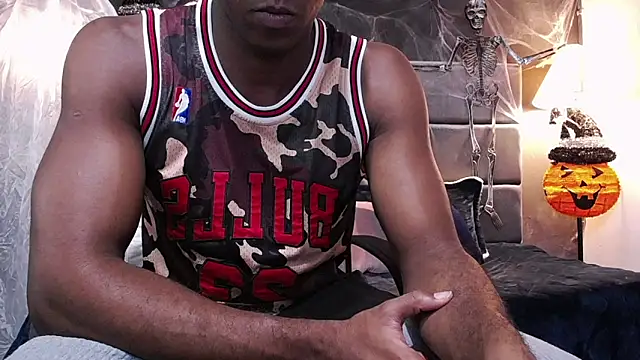 blackbignude online show from November 1, 2025, 1:34 am