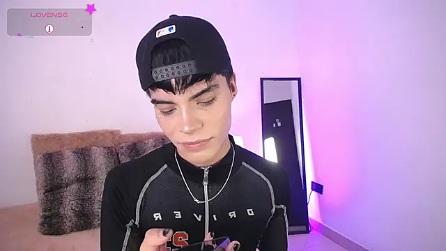 Dulcey  online show from November 2, 2025, 10:48 pm