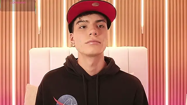 Dulcey  online show from April 5, 2026, 4:52 am