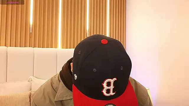 Dulcey  online show from March 17, 2026, 4:48 am