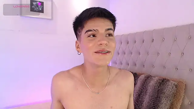 Dulcey  online show from November 8, 2025, 10:35 pm