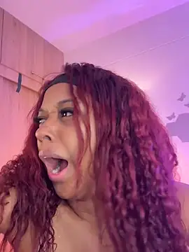 Snapshot of _Zahara_ chatting on February 6, 2026, 11:01 pm Zahara online show from February 6, 2026, 11:01 pm