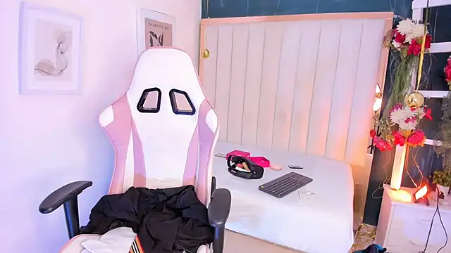 Jim twink online show from February 10, 2026, 7:35 pm