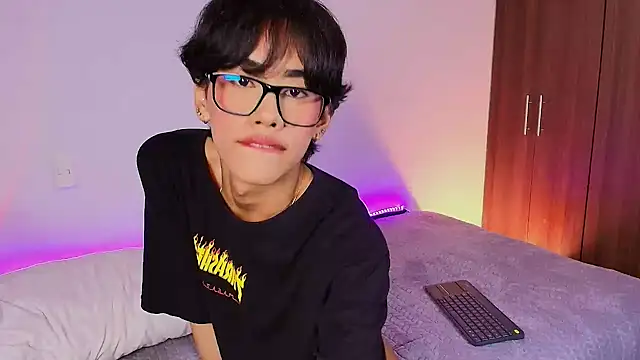 Jim twink online show from May 4, 2026, 11:18 pm