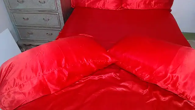 Snapshot of Ambra_ chatting on October 26, 2025, 2:50 pm Ambra online show from October 26, 2025, 2:50 pm