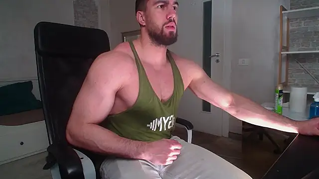 Snapshot of IvanHydee chatting on February 4, 2026, 5:35 am IvanHydee online show from February 4, 2026, 5:35 am