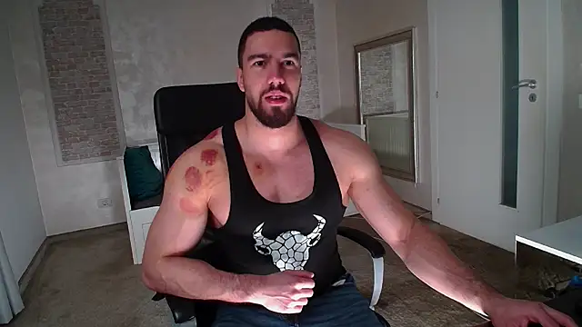 Snapshot of IvanHydee chatting on March 8, 2026, 5:44 am IvanHydee online show from March 8, 2026, 5:44 am