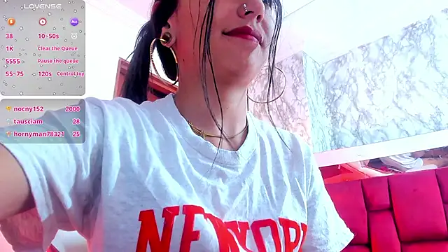 Snapshot of Sheilly_brown chatting on January 15, 2026, 3:37 pm Sheilly brown online show from January 15, 2026, 3:37 pm