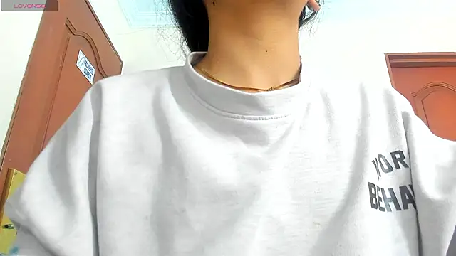 Snapshot of Sheilly_brown chatting on February 10, 2026, 7:35 pm Sheilly brown online show from February 10, 2026, 7:35 pm