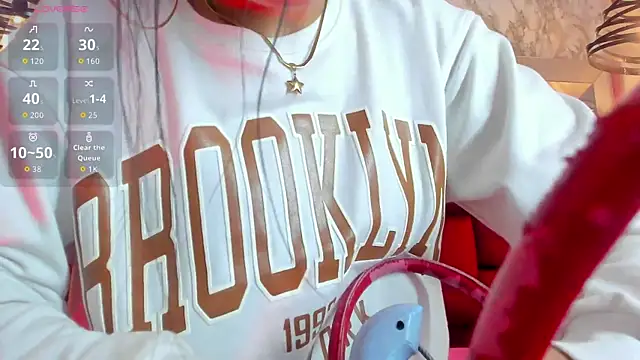 Snapshot of Sheilly_brown chatting on October 31, 2025, 5:42 pm Sheilly brown online show from October 31, 2025, 5:42 pm