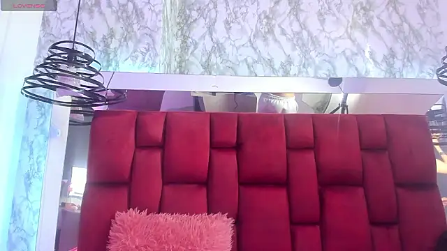 Snapshot of Sheilly_brown chatting on February 13, 2026, 9:37 pm Sheilly brown online show from February 13, 2026, 9:37 pm