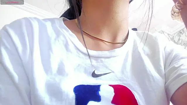 Snapshot of Sheilly_brown chatting on December 4, 2025, 7:13 pm Sheilly brown online show from December 4, 2025, 7:13 pm