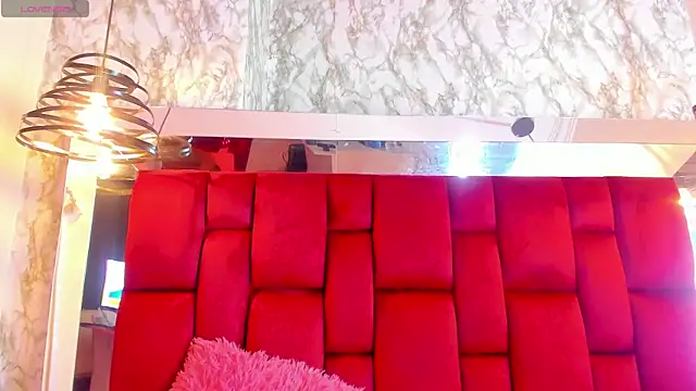 Snapshot of Sheilly_brown chatting on November 22, 2025, 5:23 pm Sheilly brown online show from November 22, 2025, 5:23 pm