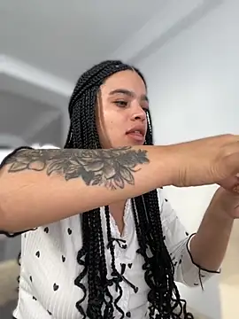 JuanitaMore01 online show from November 26, 2025, 7:36 pm