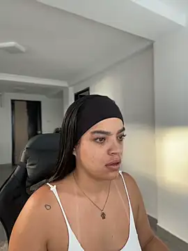 JuanitaMore01 online show from April 2, 2026, 10:05 pm