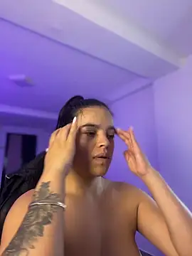 JuanitaMore01 online show from March 11, 2026, 11:10 pm