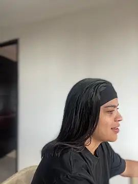 JuanitaMore01 online show from November 1, 2025, 8:25 pm