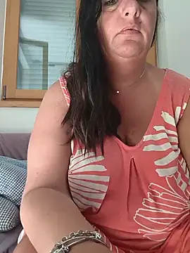 LaReginaNera online show from June 13, 2026, 6:22 am