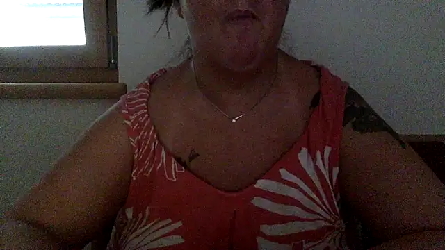 LaReginaNera online show from June 27, 2026, 8:09 am