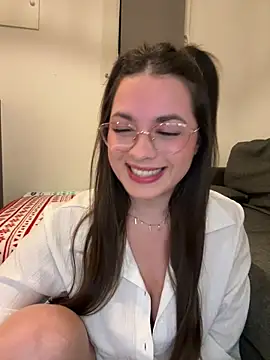 Snapshot of liloush__ chatting on February 20, 2026, 9:50 pm liloush online show from February 20, 2026, 9:50 pm