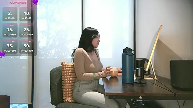 yuzhara online show from December 16, 2025, 4:22 pm